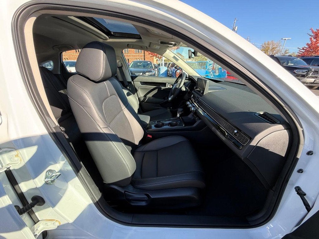 2024 Honda Civic Hatchback EX-L - Photo 10