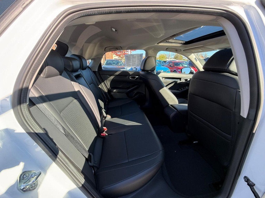 2024 Honda Civic Hatchback EX-L - Photo 11