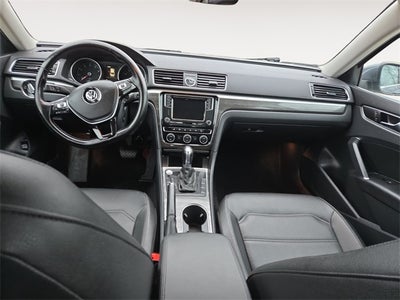2017 Volkswagen Passat 1.8T SE w/Technology