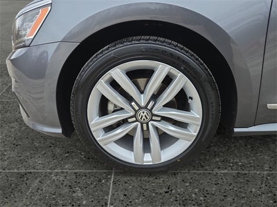 2017 Volkswagen Passat 1.8T SE w/Technology