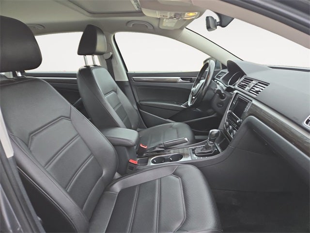 2017 Volkswagen Passat 1.8T SE w/Technology