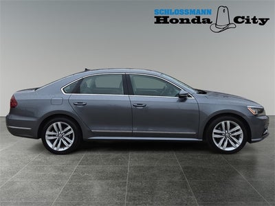 2017 Volkswagen Passat 1.8T SE w/Technology