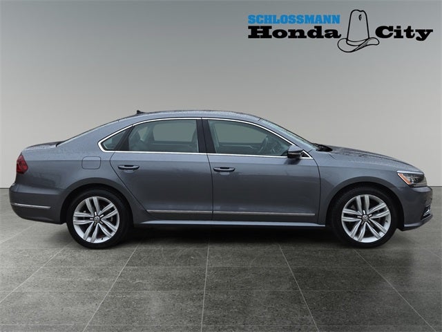 2017 Volkswagen Passat 1.8T SE w/Technology