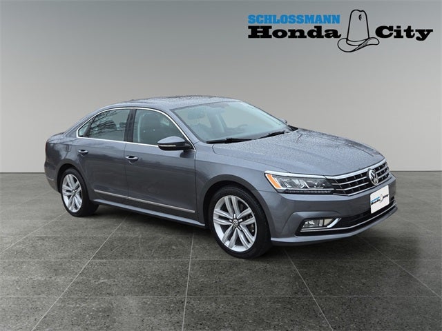 2017 Volkswagen Passat 1.8T SE w/Technology