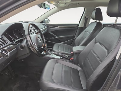 2017 Volkswagen Passat 1.8T SE w/Technology
