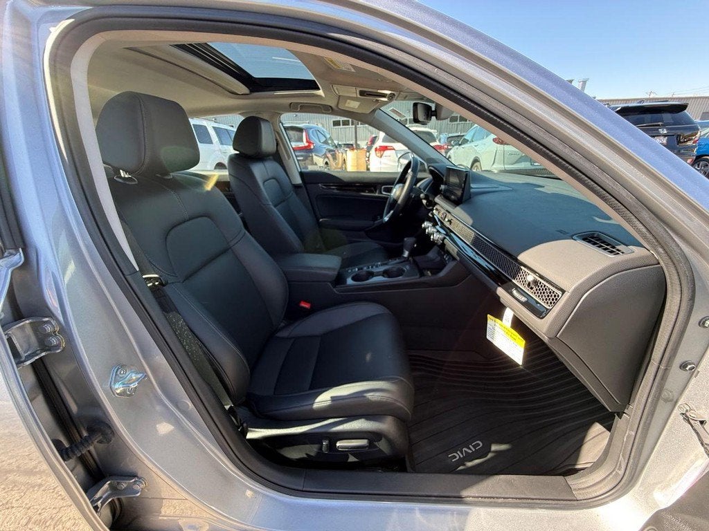 2024 Honda Civic Touring - Photo 10