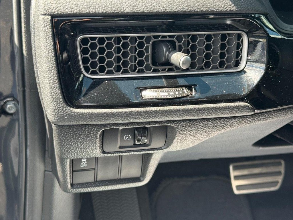 2025 Honda Civic Sport - Photo 22