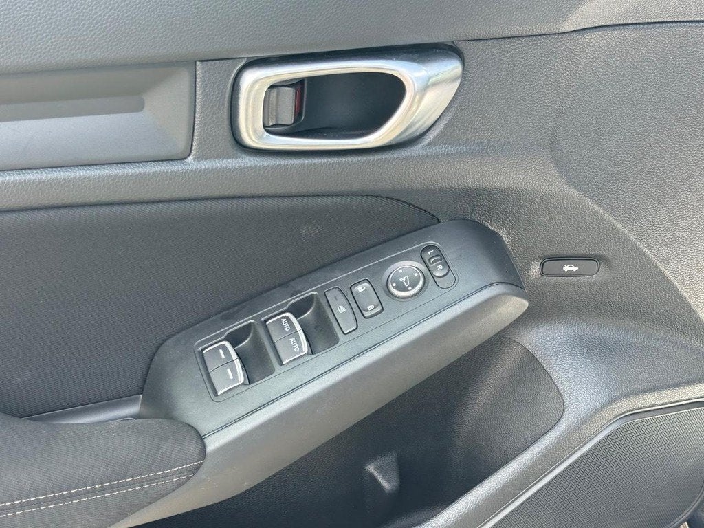 2025 Honda Civic Sport - Photo 23