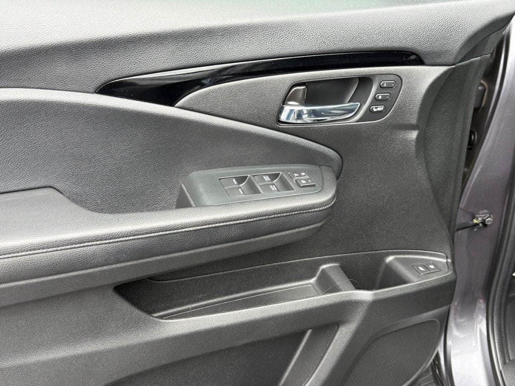 2022 Honda Pilot Touring 8 Passenger
