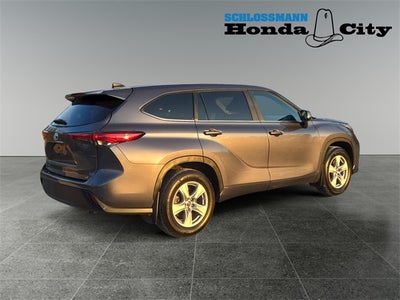 2023 Toyota Highlander LE