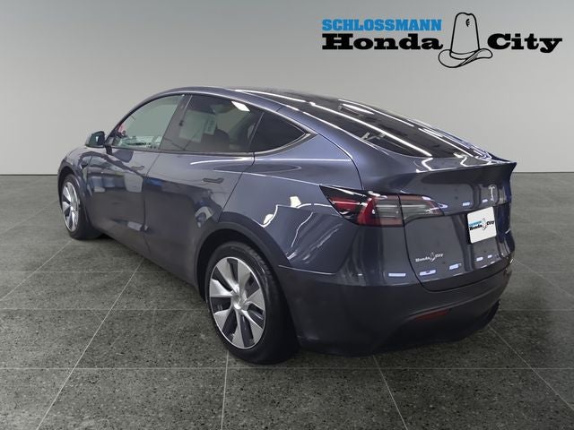 Used 2022 Tesla Model Y Long Range with VIN 7SAYGAEE4NF485697 for sale in Greenfield, WI