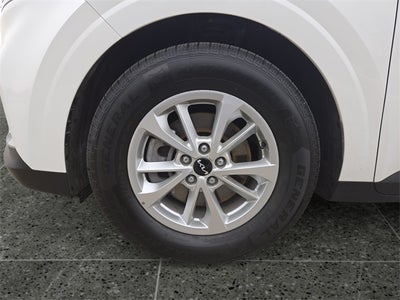 2023 Kia Carnival LX