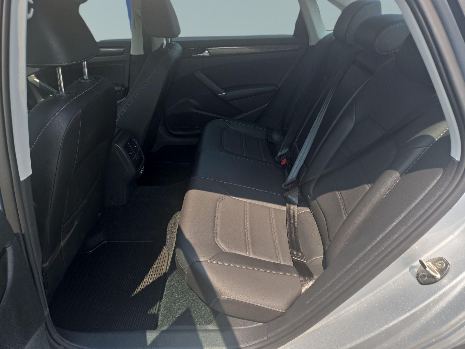 2020 Volkswagen Passat 2.0T R-Line