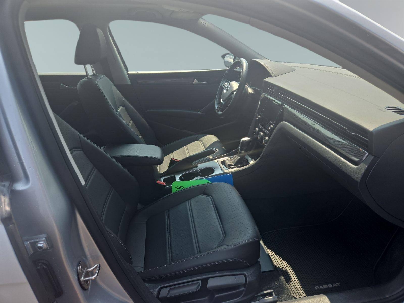 2020 Volkswagen Passat 2.0T R-Line