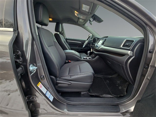 2017 Toyota Highlander Base