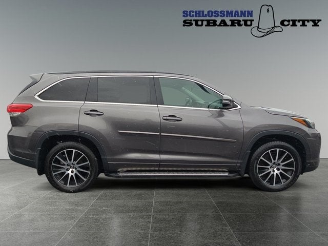 2017 Toyota Highlander SE
