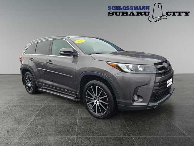 2017 Toyota Highlander SE
