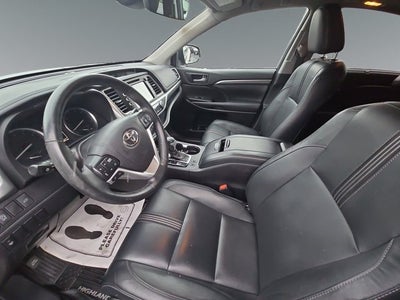 2017 Toyota Highlander SE