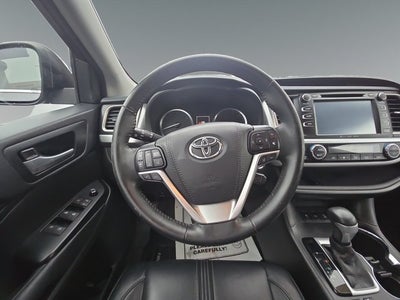 2017 Toyota Highlander SE