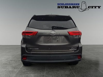 2017 Toyota Highlander SE