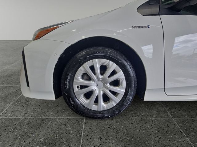 2022 Toyota Prius LE