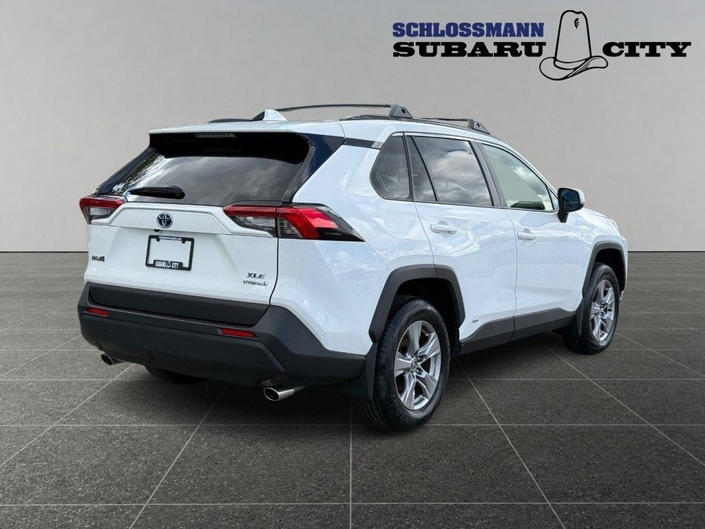 2022 Toyota RAV4 Hybrid XLE
