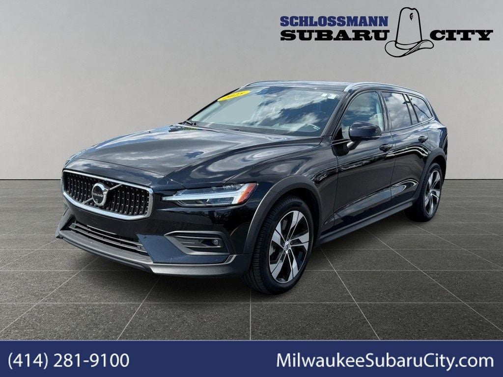 2025 Volvo V60 Cross Country B5 Plus