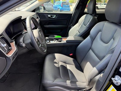 2025 Volvo V60 Cross Country B5 Plus