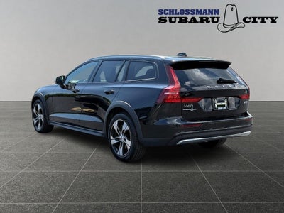 2025 Volvo V60 Cross Country B5 Plus