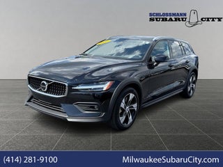 2025 Volvo V60 Cross Country B5 Plus